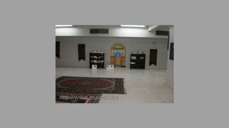 تجهيز مصليين في ثانوية الإمام الخميني ( إخوة وأخوات)